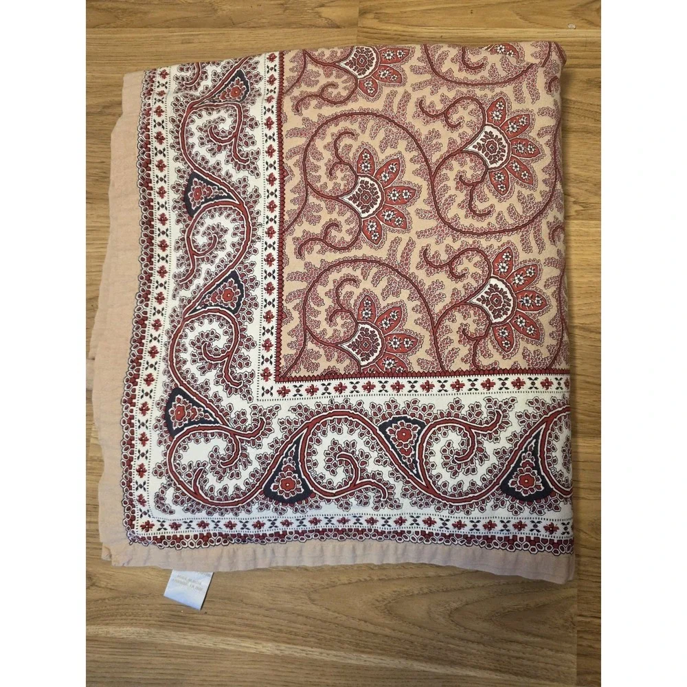 Williams Sonoma Cotton Warm Red/Beige Color Paisley Tablecloth 70X126 Excellent